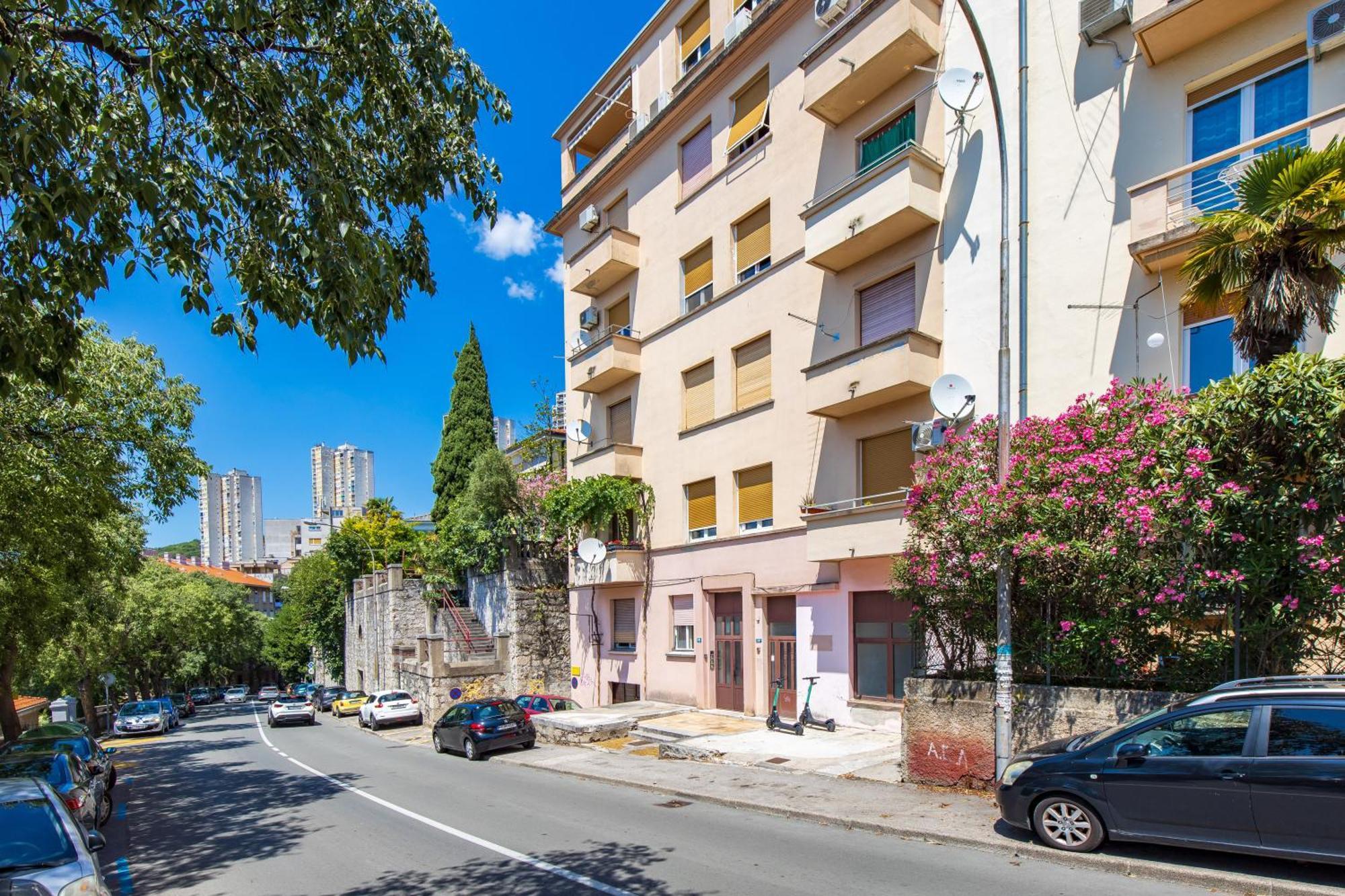 Apartment Tiziano-Belveder With Private Garage Rijeka Luaran gambar
